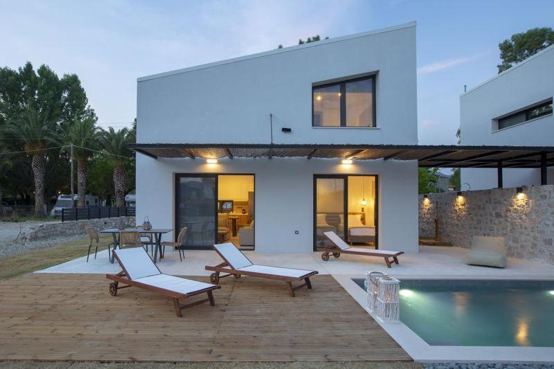 Seascape Villas Vassiliki - Beachfront Villas Екстериор снимка