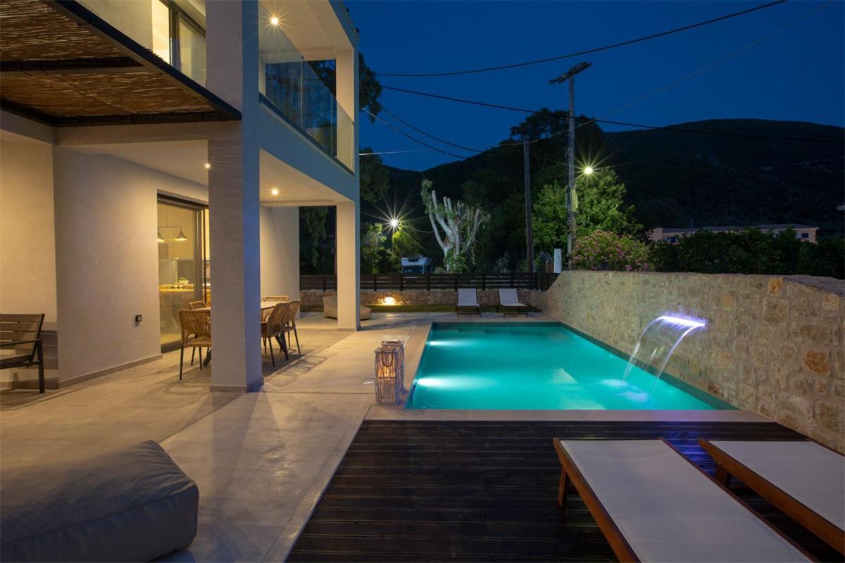 Seascape Villas Vassiliki - Beachfront Villas Екстериор снимка