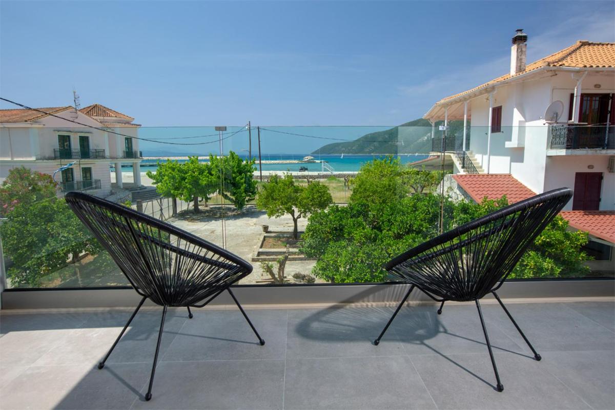 Seascape Villas Vassiliki - Beachfront Villas Екстериор снимка