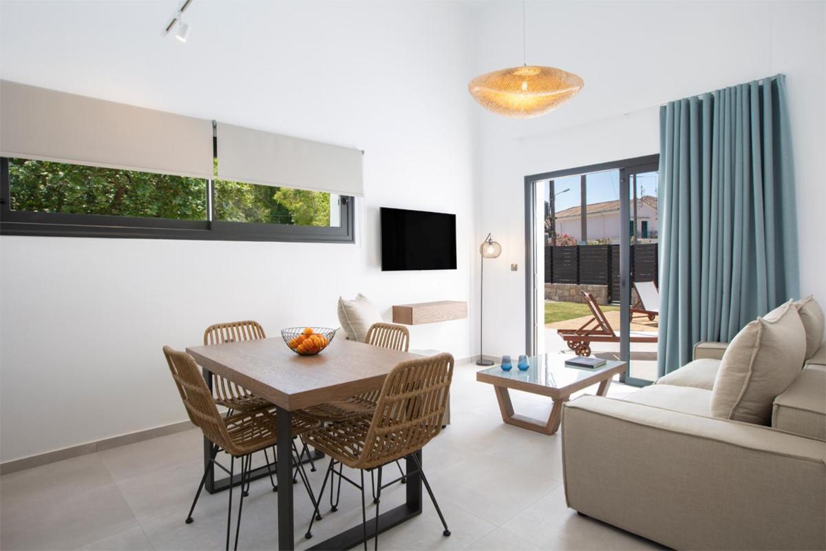 Seascape Villas Vassiliki - Beachfront Villas Екстериор снимка