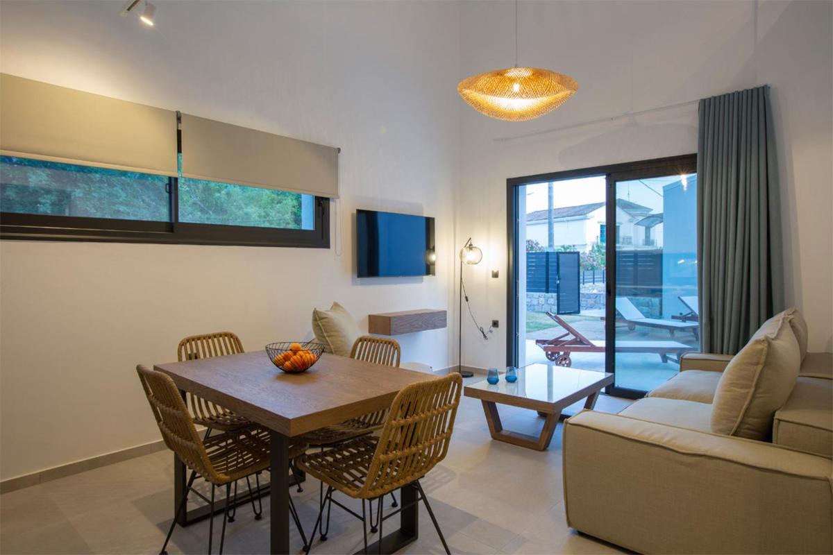 Seascape Villas Vassiliki - Beachfront Villas Екстериор снимка