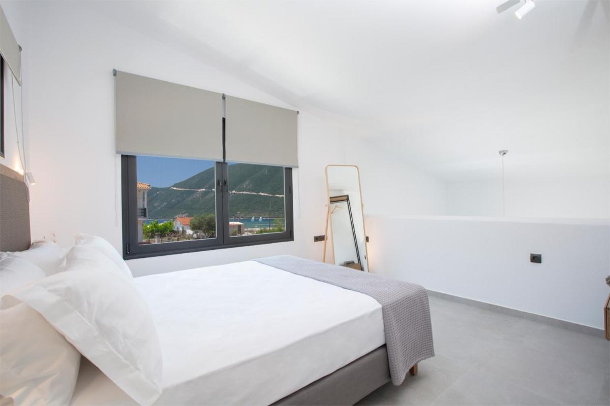Seascape Villas Vassiliki - Beachfront Villas Екстериор снимка